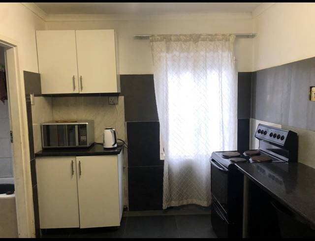 3 BEDROOM FREEHOLD RENTED IN NEWLANDS EAST